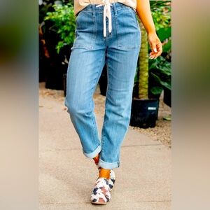 Judy Blue high rise straight fit joggers. Finished hem when uncuffed.